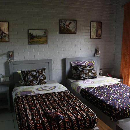 Umusambi B&B Kigali Extérieur photo