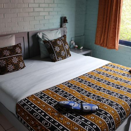 Umusambi B&B Kigali Extérieur photo