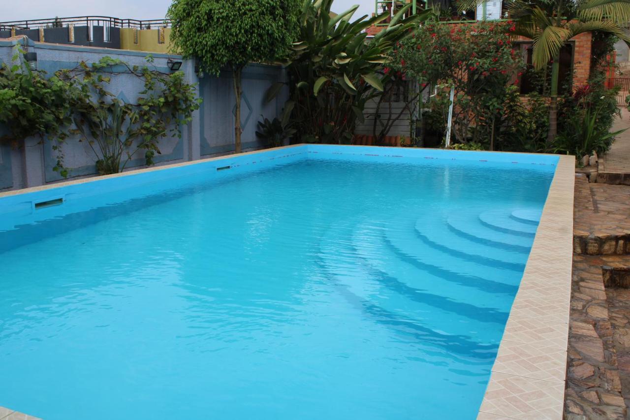Umusambi B&B Kigali Extérieur photo