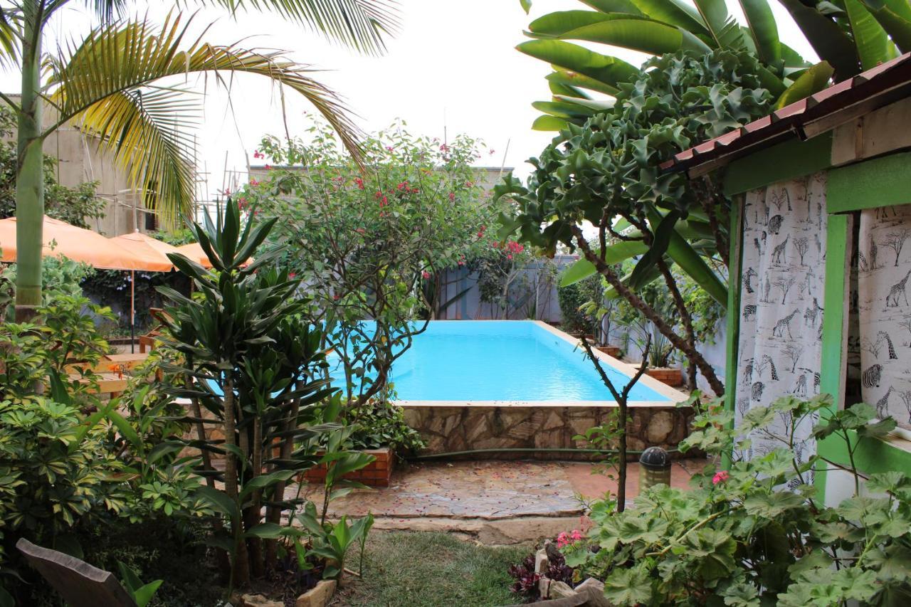 Umusambi B&B Kigali Extérieur photo
