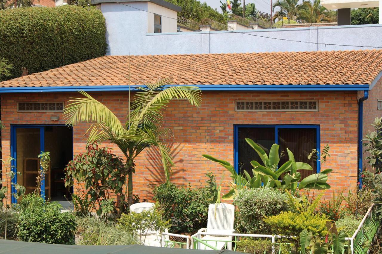 Umusambi B&B Kigali Extérieur photo