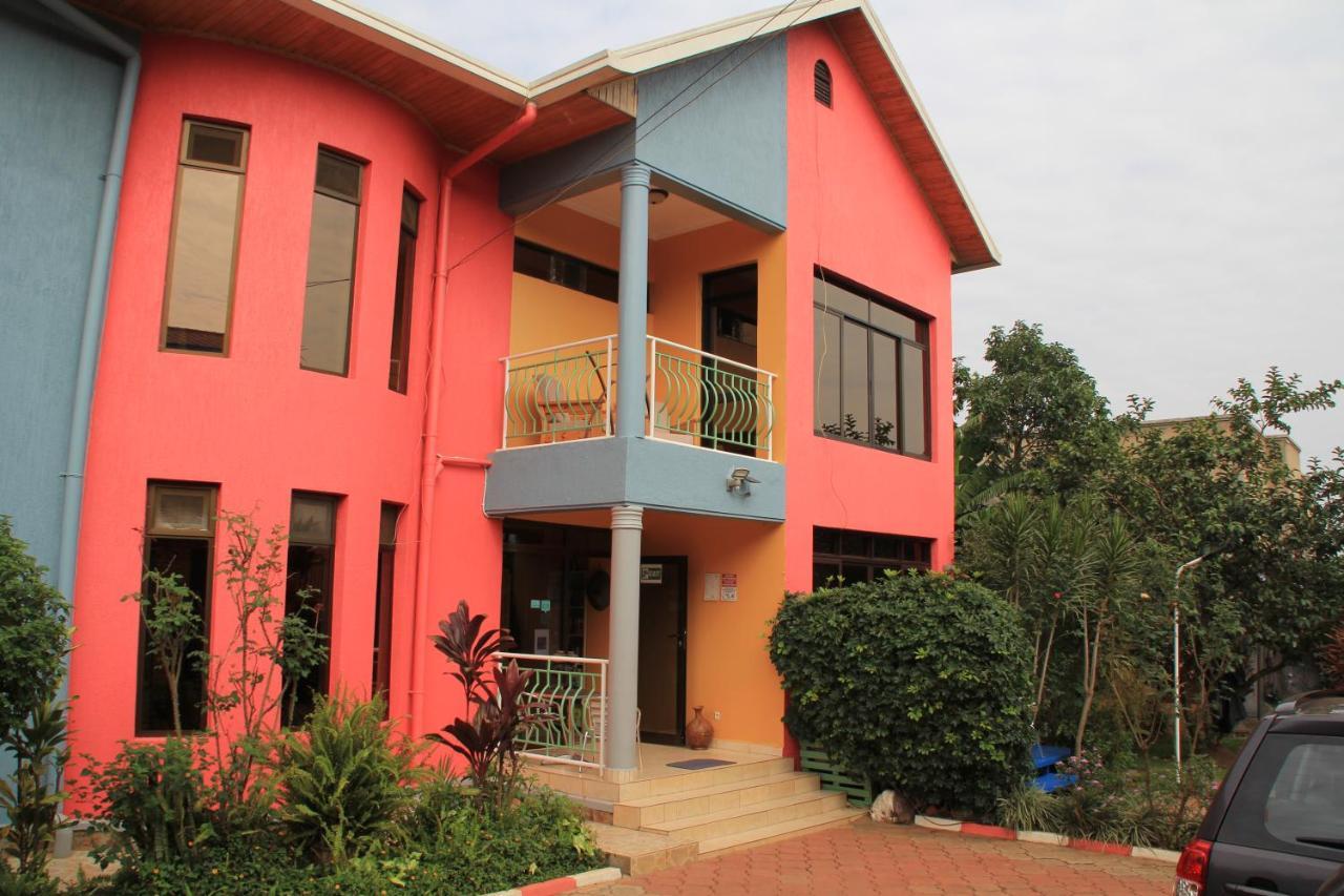 Umusambi B&B Kigali Extérieur photo