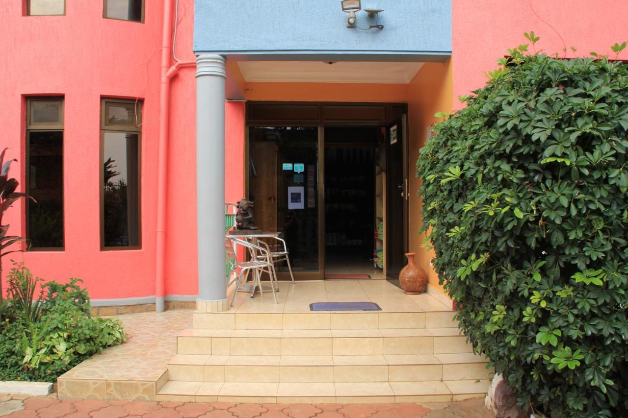 Umusambi B&B Kigali Extérieur photo
