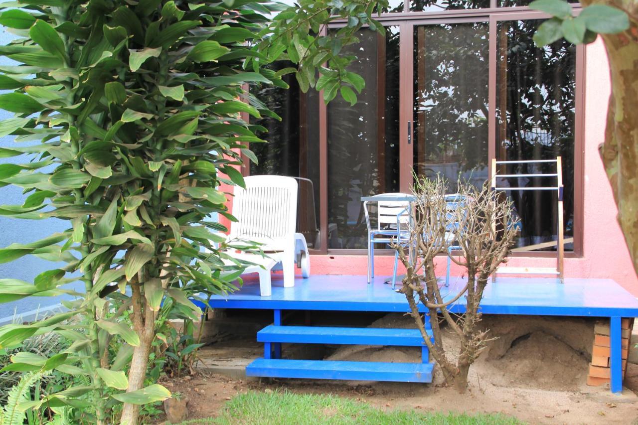 Umusambi B&B Kigali Extérieur photo