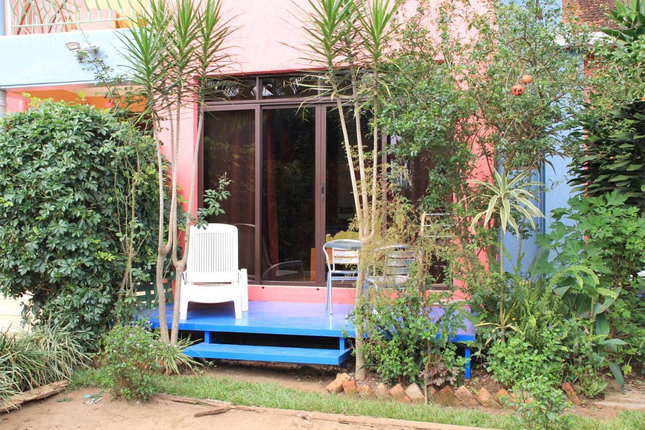 Umusambi B&B Kigali Extérieur photo