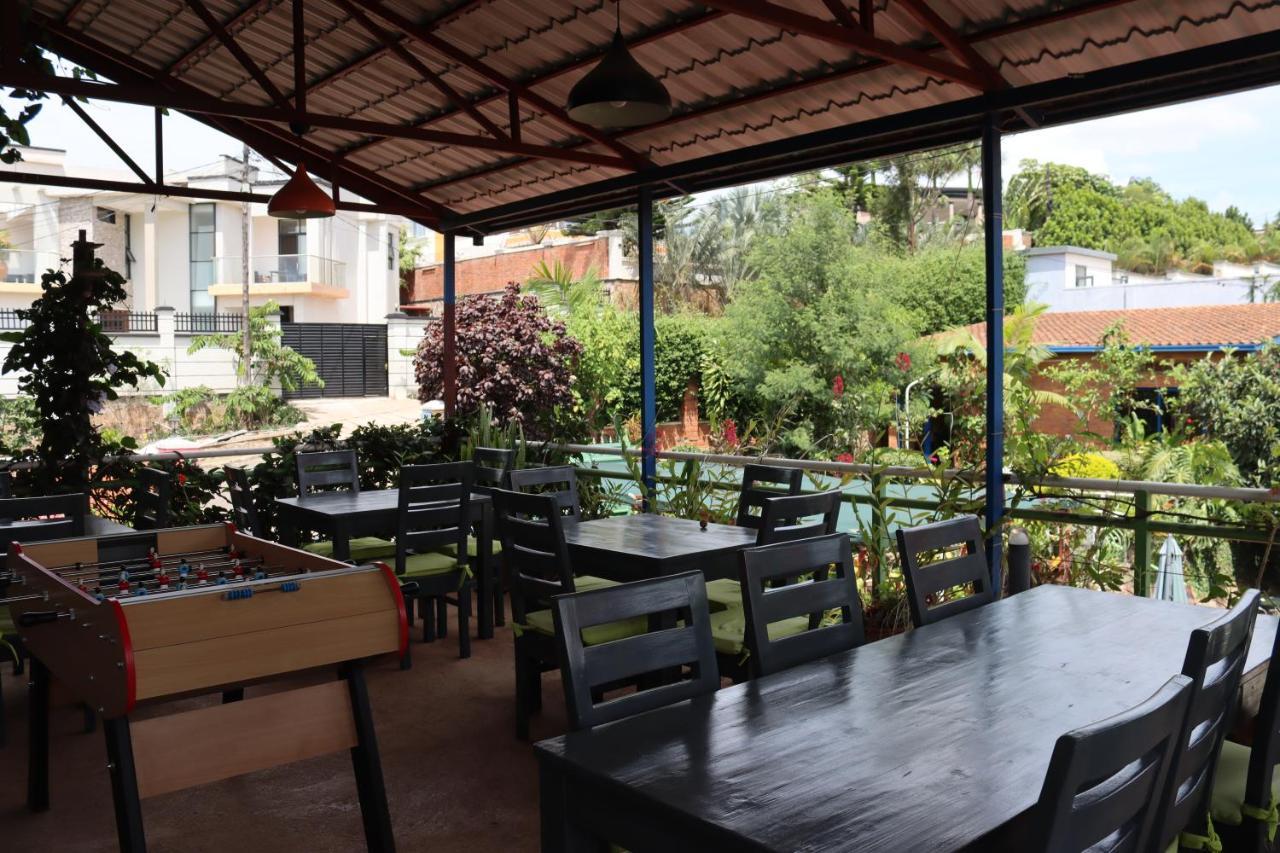 Umusambi B&B Kigali Extérieur photo
