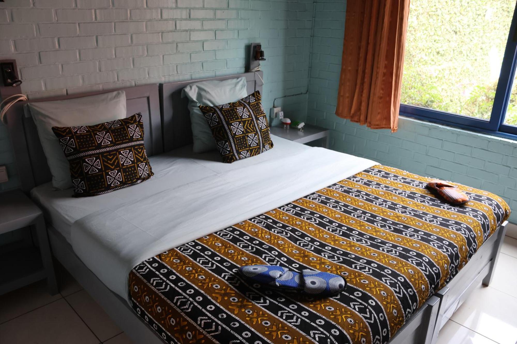 Umusambi B&B Kigali Extérieur photo
