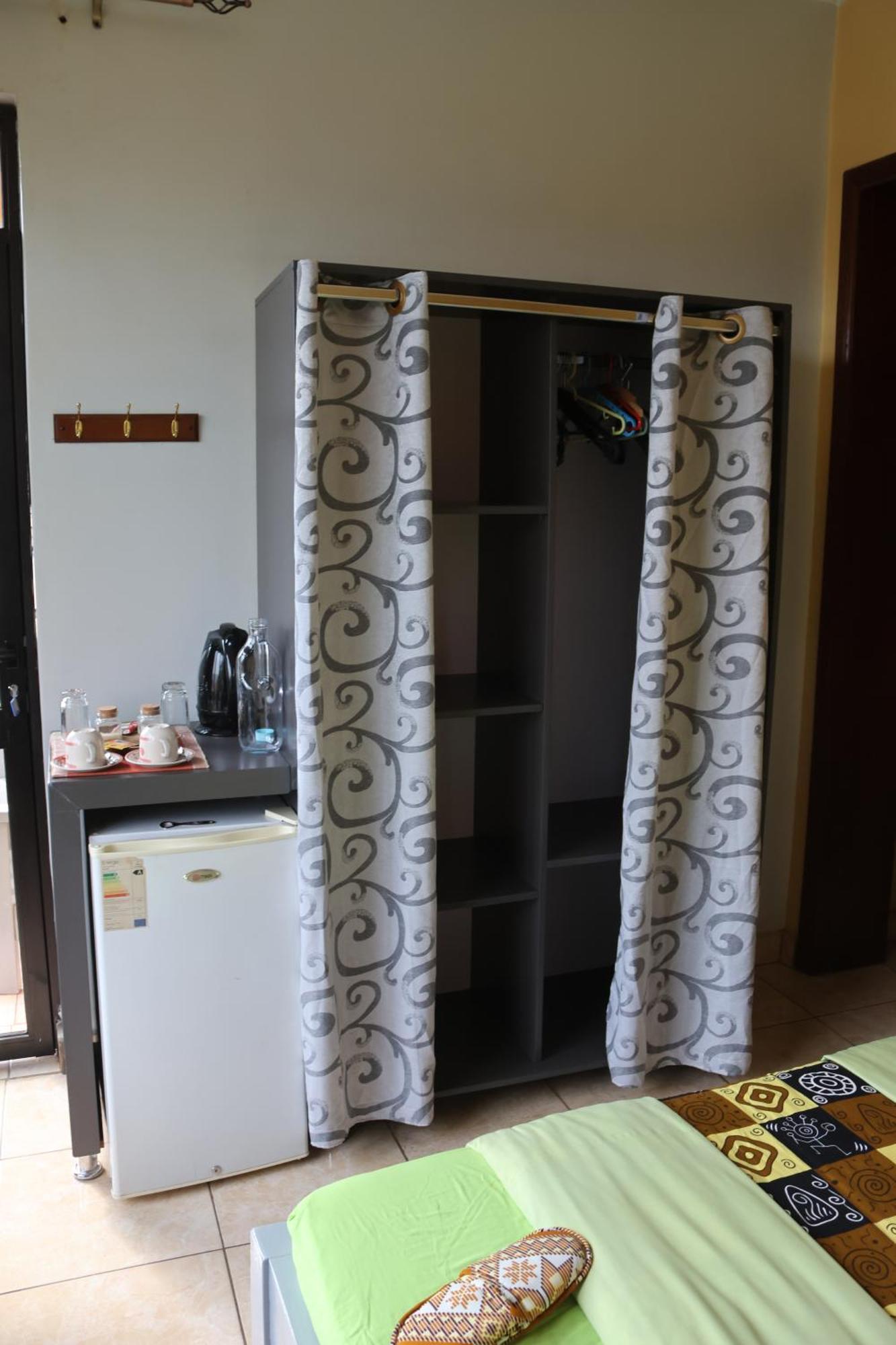 Umusambi B&B Kigali Extérieur photo