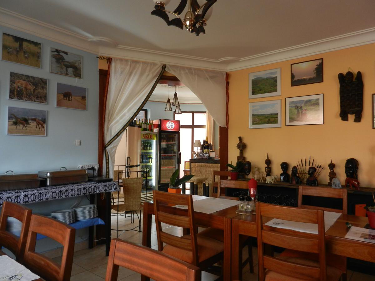 Umusambi B&B Kigali Extérieur photo