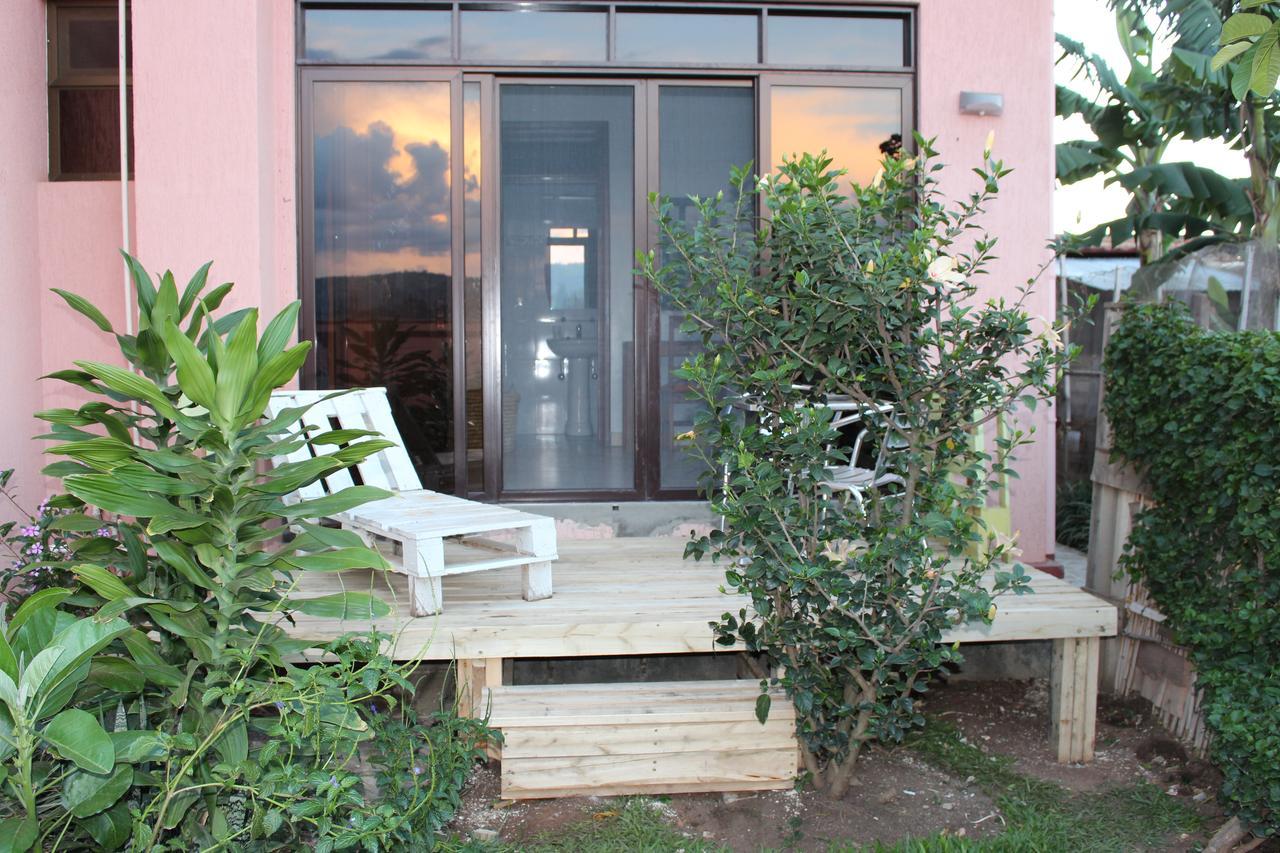 Umusambi B&B Kigali Extérieur photo