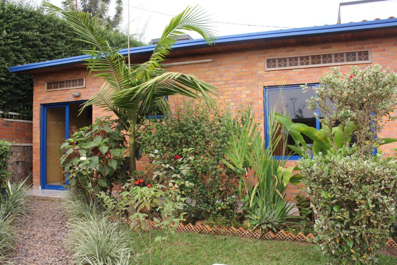 Umusambi B&B Kigali Extérieur photo